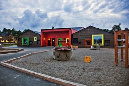 Utenfor barnehage-bygget.